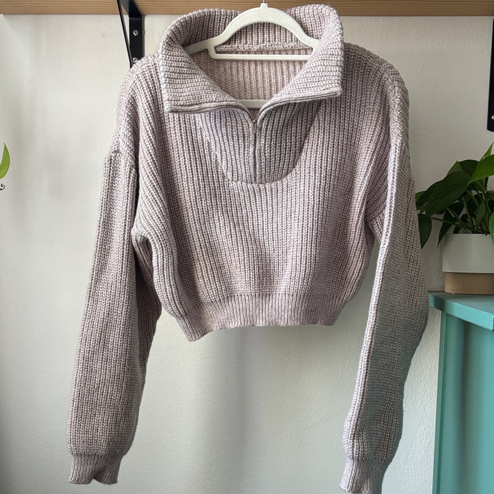 Elegant Ribbed Turtleneck Sweater - Gray